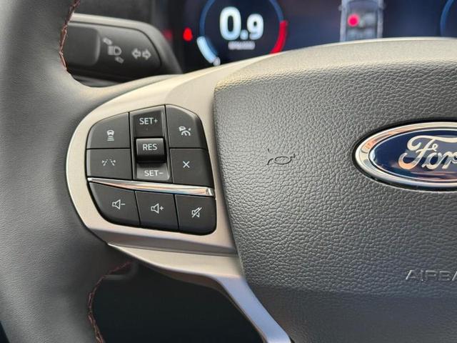 Photo of 2025 VAPOR BLUE Ford Explorer