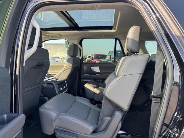 Photo of 2025 Agate Black Metallic Ford Expedition Max