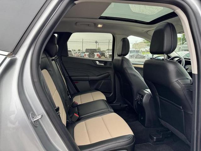 Photo of 2022 Silver Metallic Ford Escape