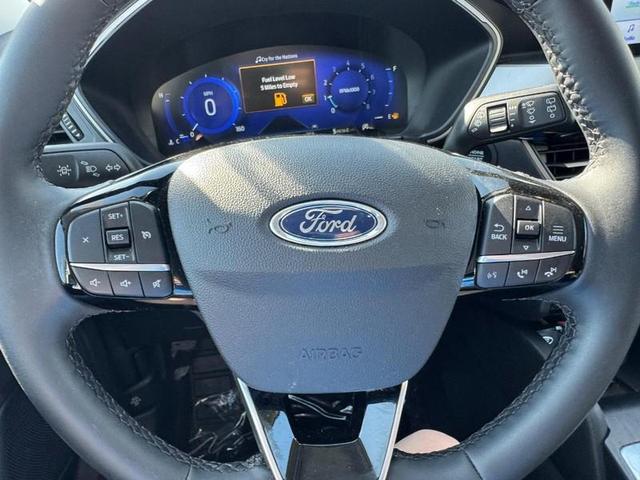 Photo of 2022 Blue Metallic Ford Escape