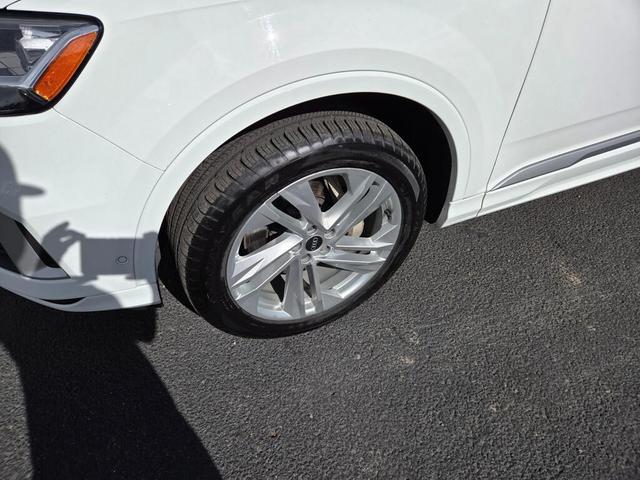 Photo of 2021 Carrara White Audi Q7