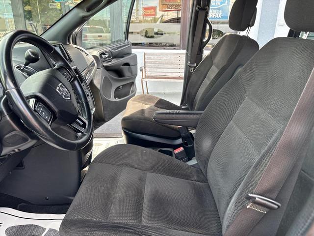 Photo of 2019 Black Onyx Crystal Pearlcoat Dodge Grand Caravan