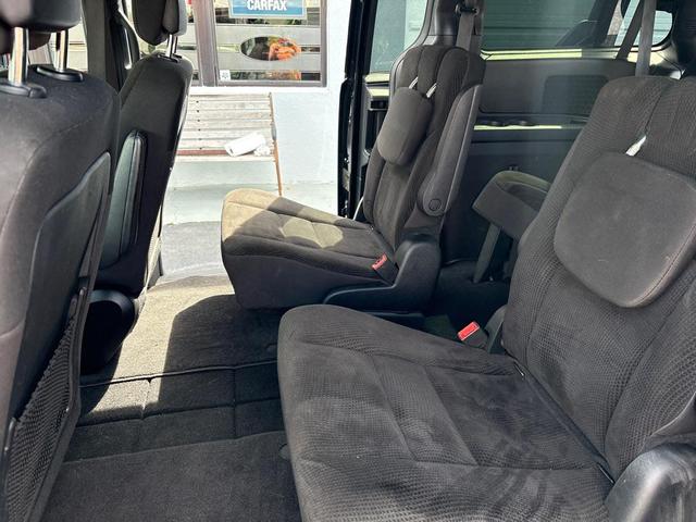 Photo of 2019 Black Onyx Crystal Pearlcoat Dodge Grand Caravan