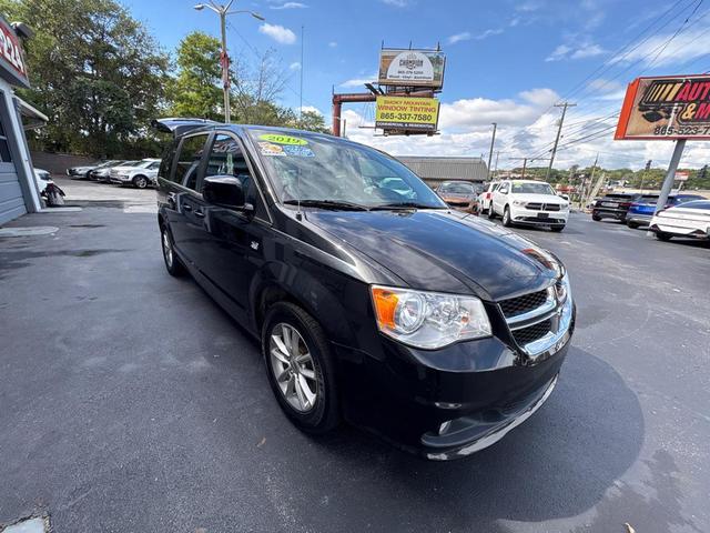 Photo of 2019 Black Onyx Crystal Pearlcoat Dodge Grand Caravan