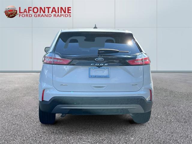 Photo of 2024 OXFORD WHITE Ford Edge