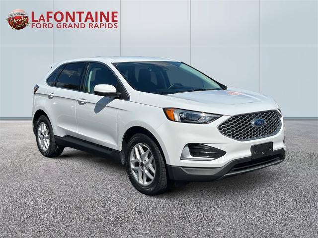 Photo of 2024 OXFORD WHITE Ford Edge