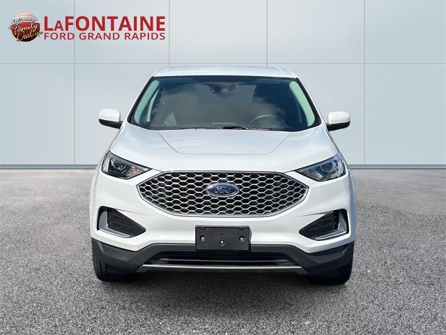 Photo of 2024 OXFORD WHITE Ford Edge