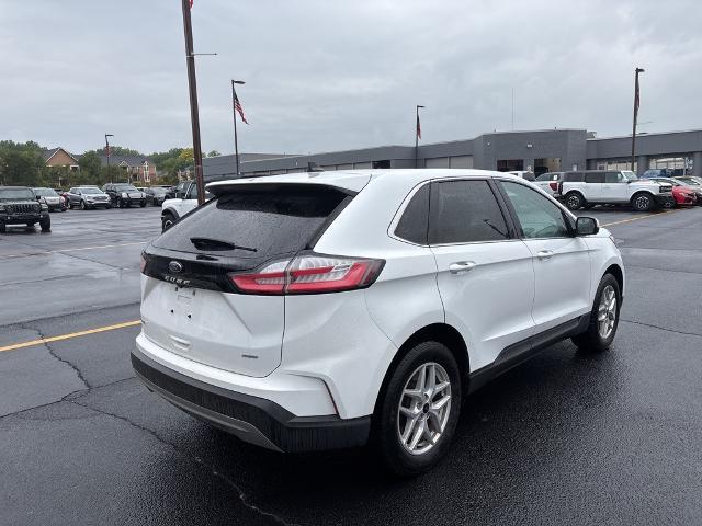 Photo of 2024 OXFORD WHITE Ford Edge