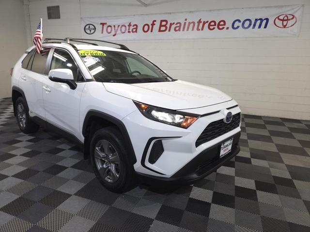 Photo of 2022 White Toyota RAV4 Hybrid