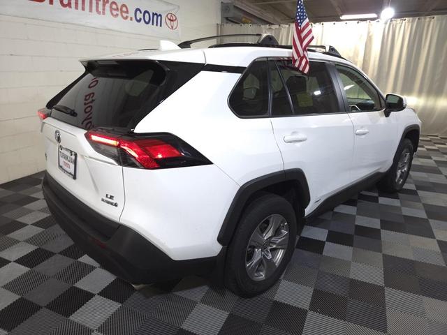 Photo of 2022 White Toyota RAV4 Hybrid