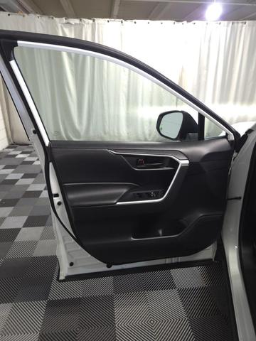 Photo of 2022 White Toyota RAV4 Hybrid