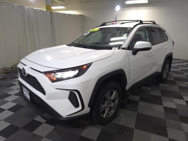 Photo of 2022 White Toyota RAV4 Hybrid