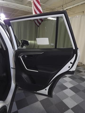 Photo of 2022 White Toyota RAV4 Hybrid