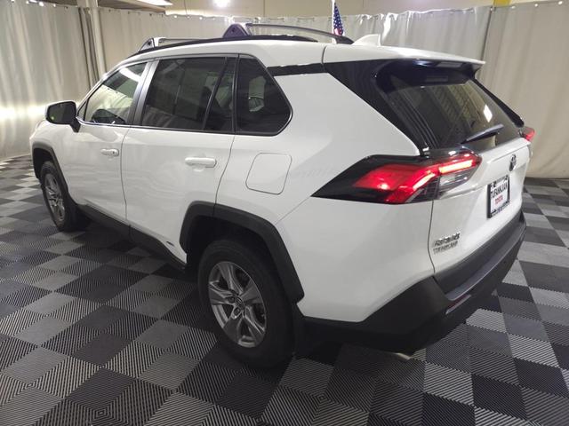 Photo of 2022 White Toyota RAV4 Hybrid