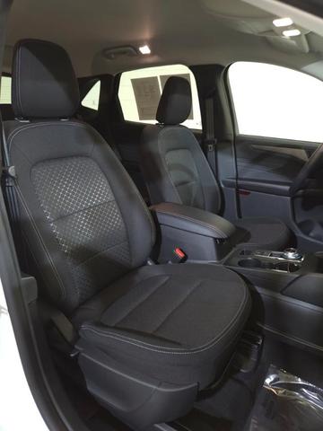Photo of 2025 Oxford White Ford Escape
