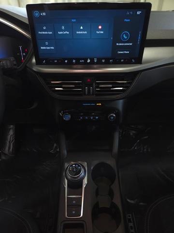 Photo of 2025 Oxford White Ford Escape