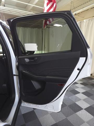 Photo of 2025 Oxford White Ford Escape