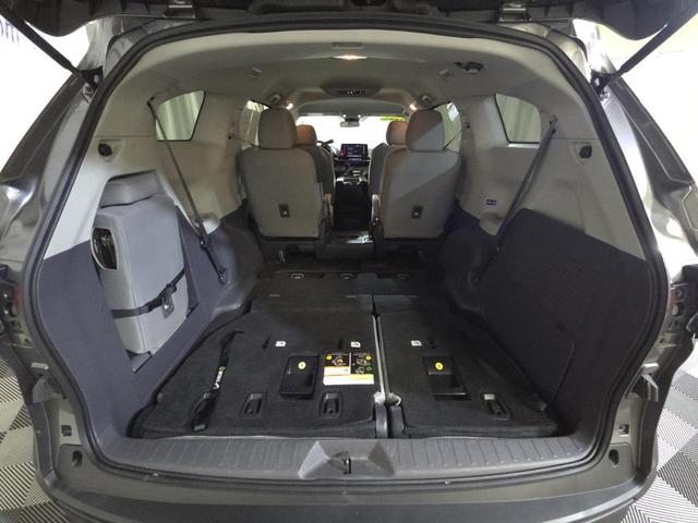 Photo of 2022 Predawn Gray Mica Toyota Sienna