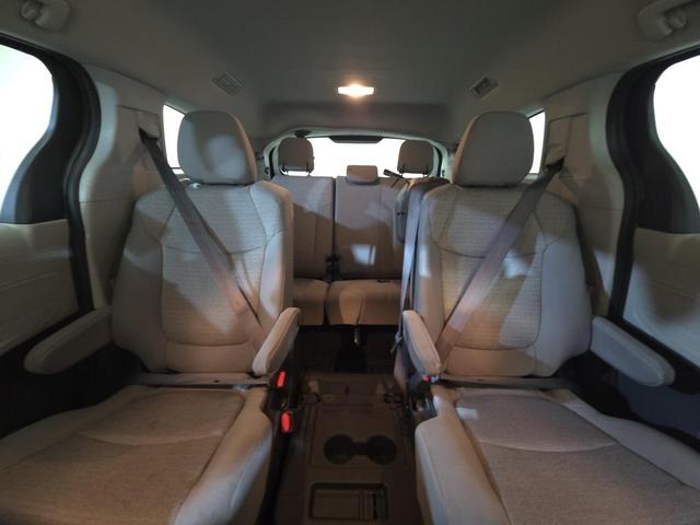 Photo of 2022 Predawn Gray Mica Toyota Sienna
