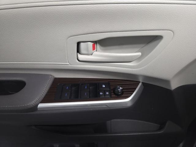 Photo of 2022 Predawn Gray Mica Toyota Sienna