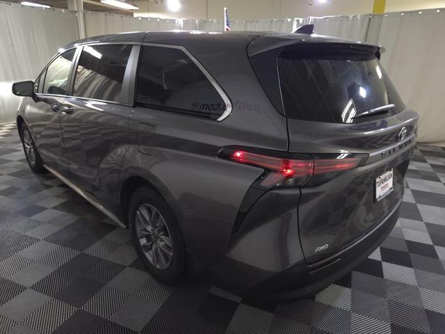 Photo of 2022 Predawn Gray Mica Toyota Sienna