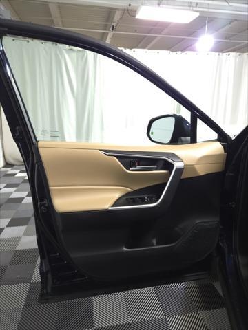 Photo of 2021 Blue Toyota RAV4 Hybrid