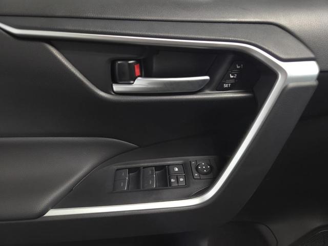 Photo of 2025 Pearl Toyota RAV4