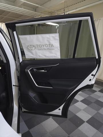 Photo of 2025 Pearl Toyota RAV4