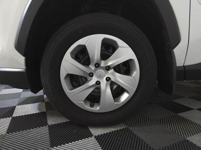 Photo of 2022 White Toyota RAV4