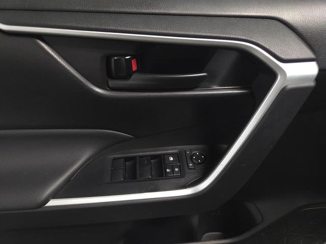 Photo of 2022 White Toyota RAV4