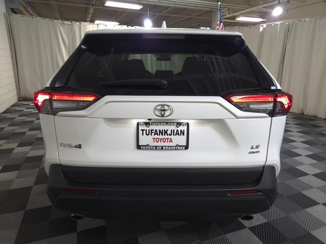 Photo of 2022 White Toyota RAV4
