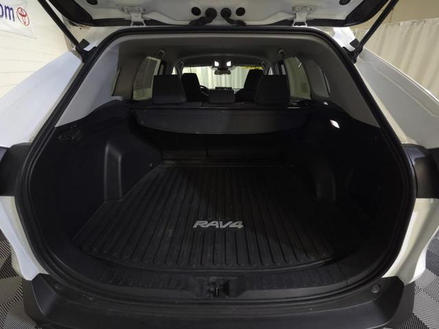 Photo of 2022 White Toyota RAV4