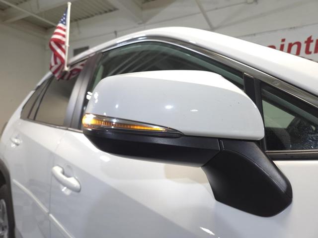 Photo of 2022 White Toyota RAV4