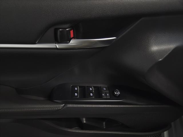 Photo of 2020 Celestial Silver/Midnight Black Metallic Toyota Camry