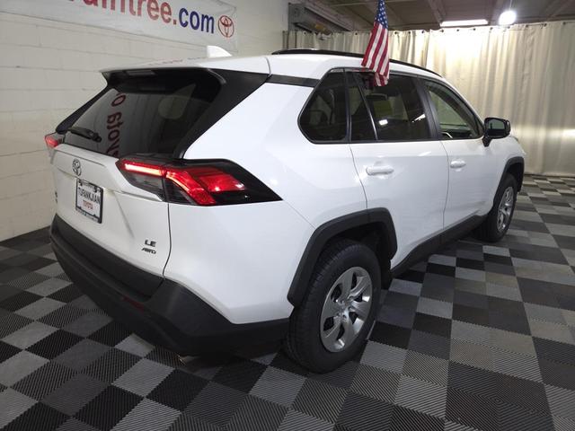 Photo of 2021 Super White Toyota RAV4