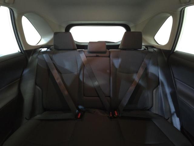 Photo of 2021 Super White Toyota RAV4