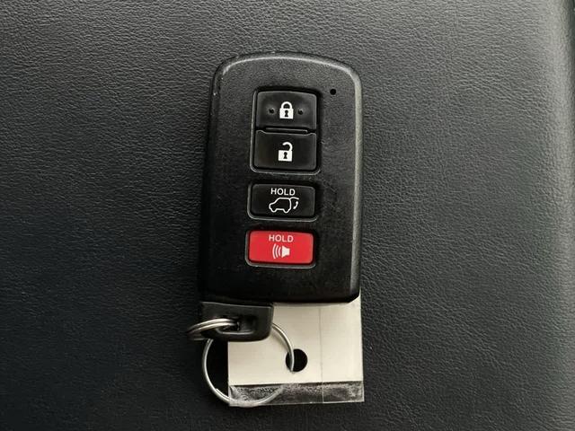 Photo of 2018 Blizzard Pearl Toyota RAV4
