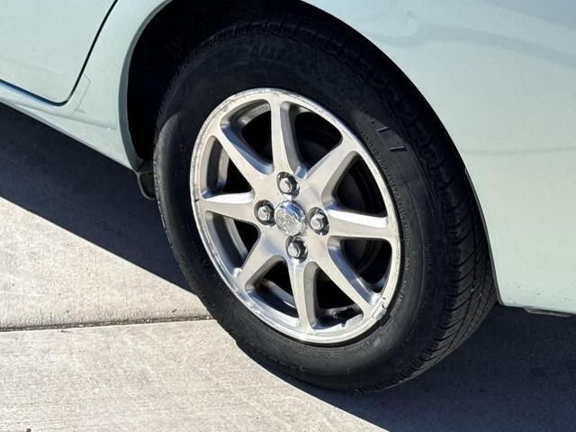 Photo of 2002 Aqua Ice Opalescent Toyota Prius