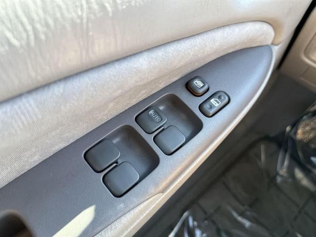 Photo of 2002 Aqua Ice Opalescent Toyota Prius