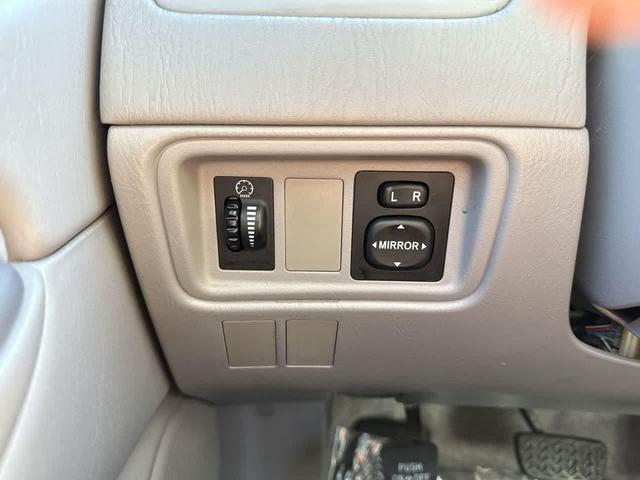 Photo of 2002 Aqua Ice Opalescent Toyota Prius