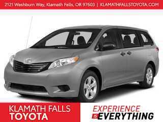 Photo of 2015 Silver Sky Metallic Toyota Sienna