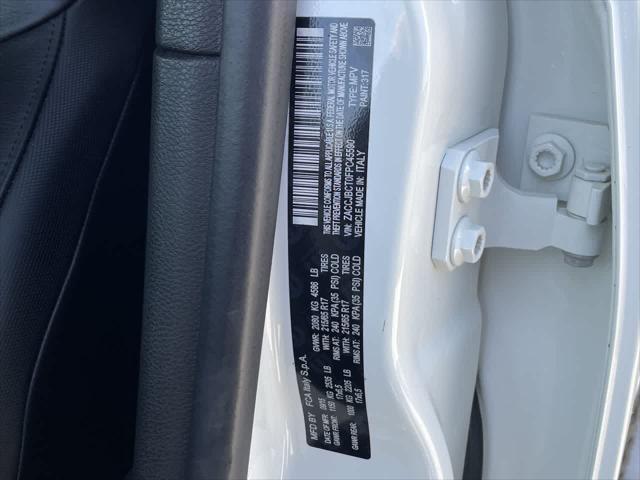 Photo of 2015 Alpine White Jeep Renegade