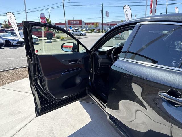 Photo of 2022 Celestial Black Toyota Venza