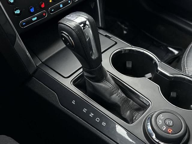 Photo of 2018 White Platinum Metallic Tri-Coat Ford Explorer