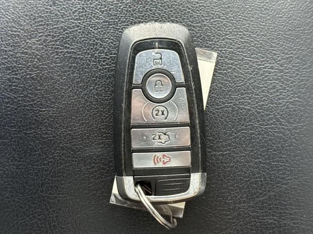 Photo of 2018 White Platinum Metallic Tri-Coat Ford Explorer