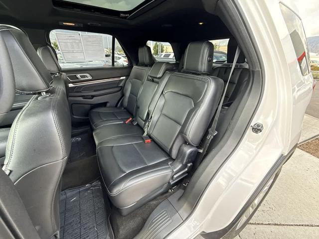 Photo of 2018 White Platinum Metallic Tri-Coat Ford Explorer