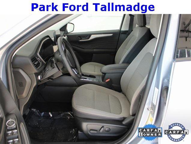 Photo of 2022 Iced Blue Silver Metallic Ford Escape