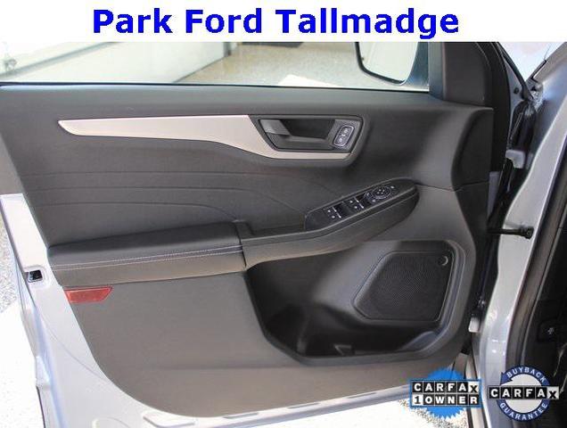 Photo of 2022 Iced Blue Silver Metallic Ford Escape