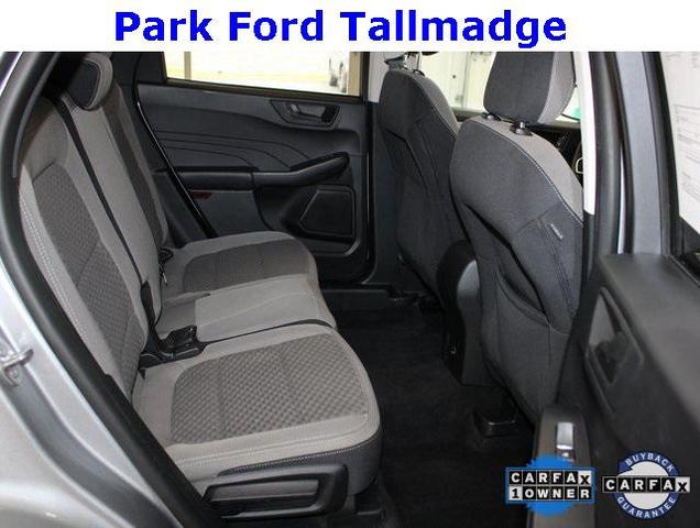 Photo of 2022 Iconic Silver Metallic Ford Escape
