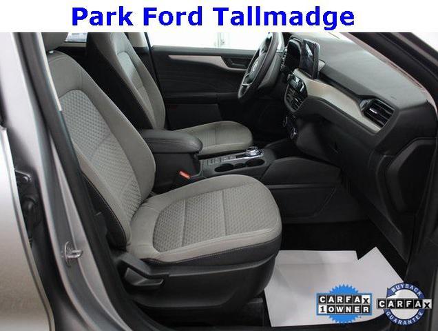 Photo of 2022 Iconic Silver Metallic Ford Escape